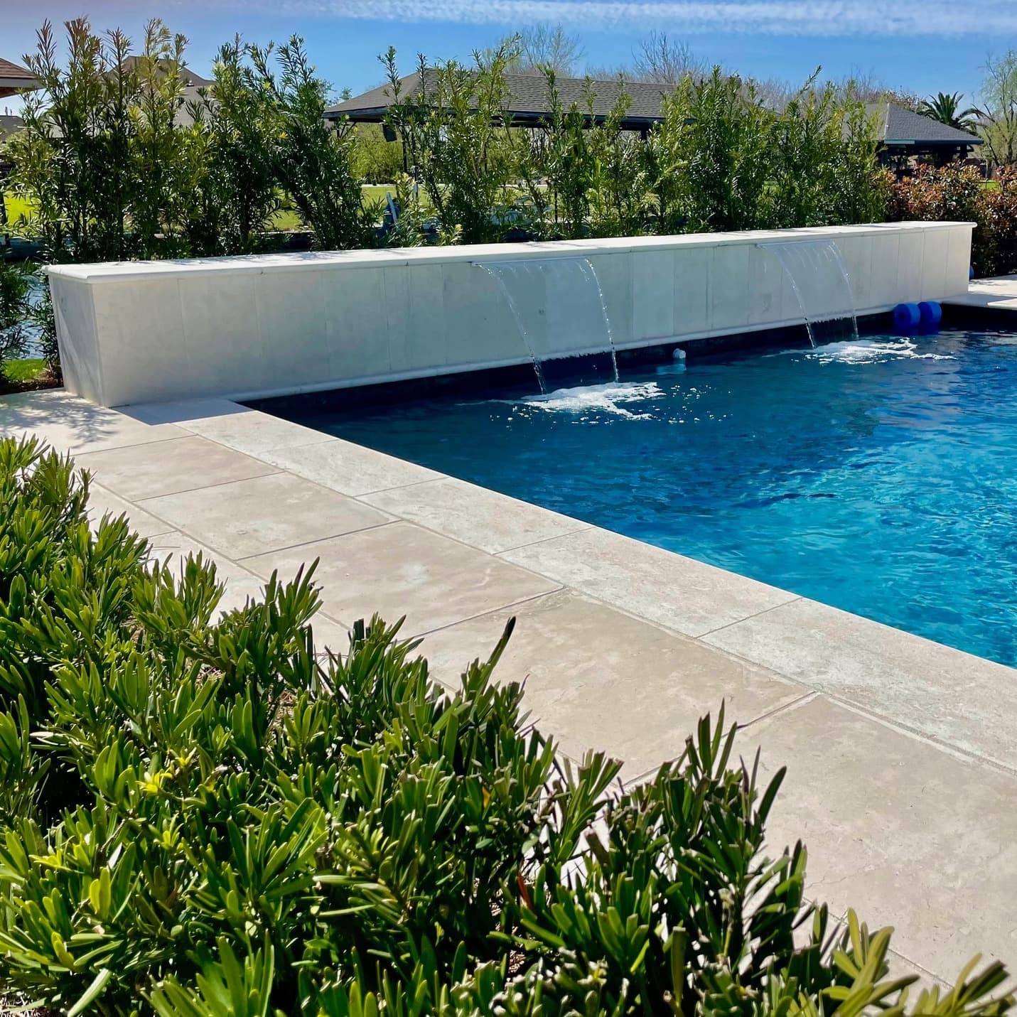 Custom pool water features in Thibodaux, LA
